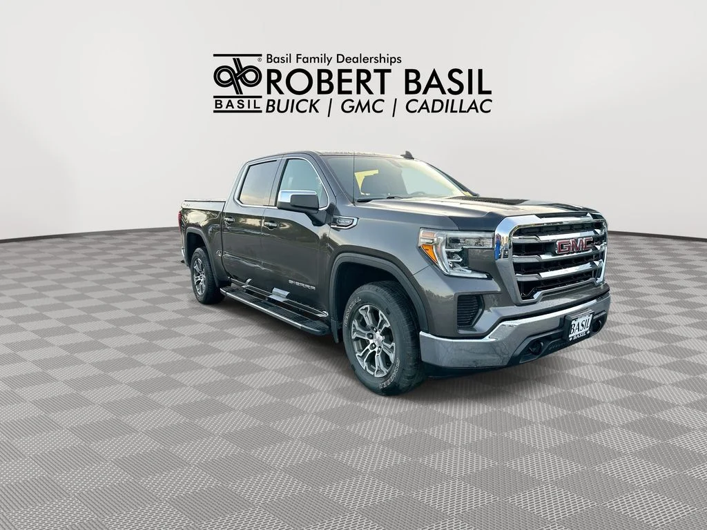 Used 2019 Gray GMC SLE image 2