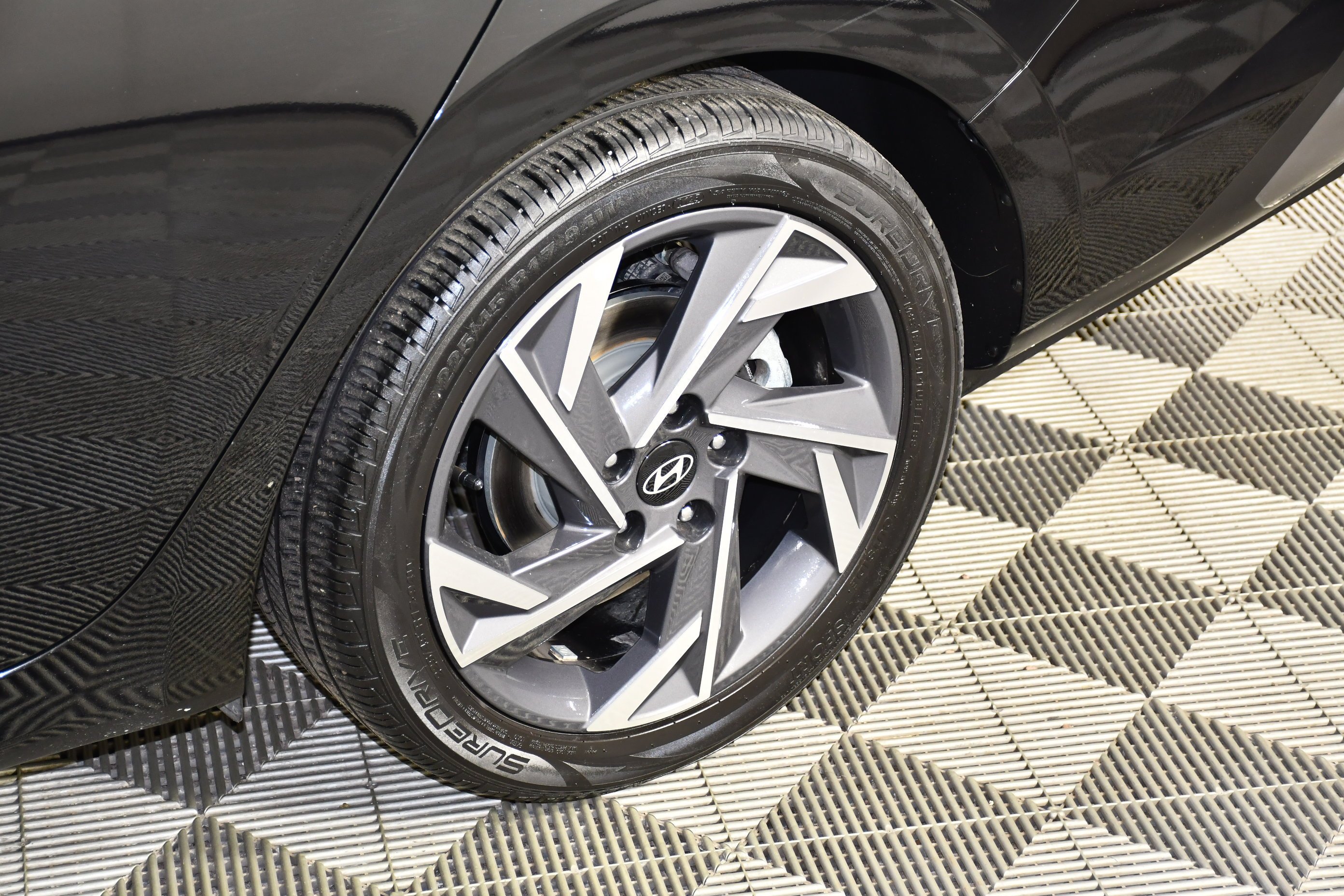 Used 2025 Abyss Black Hyundai Limited image 40
