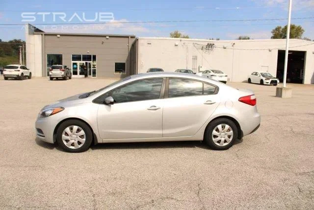 Used 2016 Silky Silver Kia LX image 2