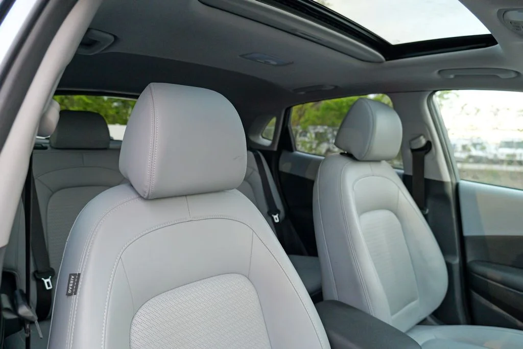 Used 2019 Sonic Silver Hyundai Limited image 37