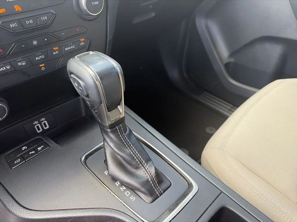 Used 2019 Silver Ford XLT image 27