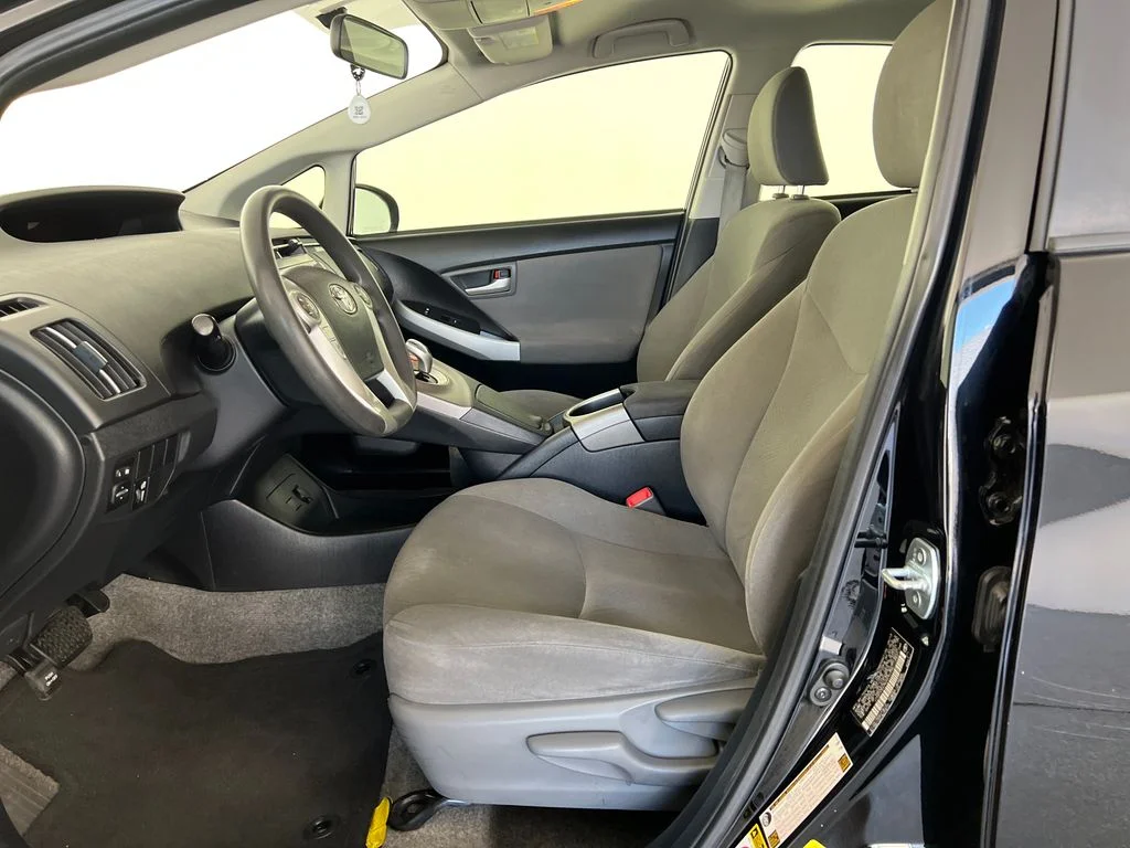 Used 2013 Black Toyota Two image 12