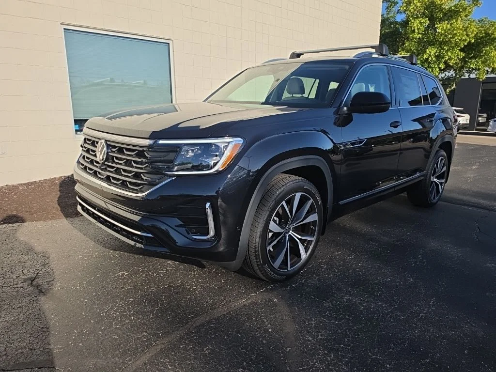 2026 Volkswagen Atlas 2.0T SEL Premium R-Line 4MOTION's photo