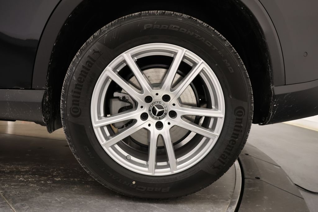 Used 2026 Obsidian Black Metallic Mercedes-Benz GLC 300 image 14