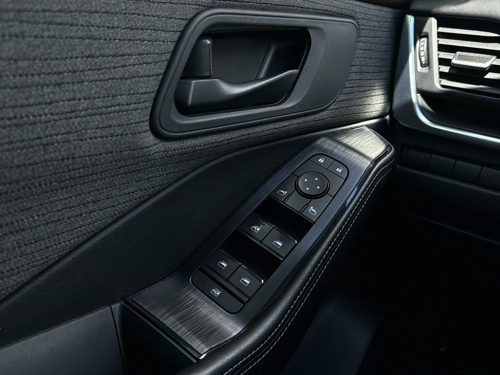 Used 2021 Super Black Nissan S image 10