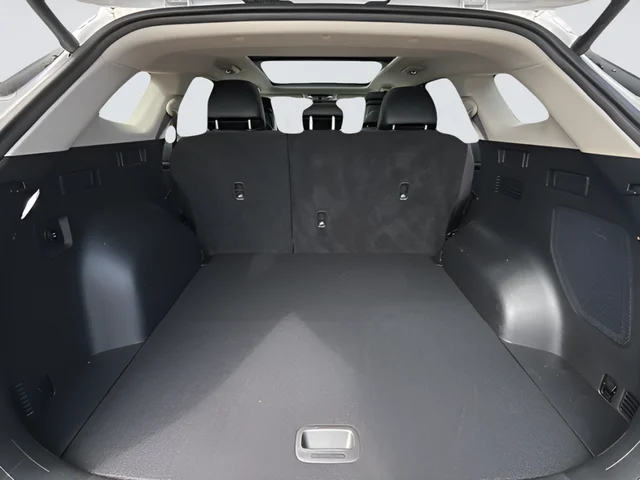 Used 2026 White Kia SX-Prestige image 24