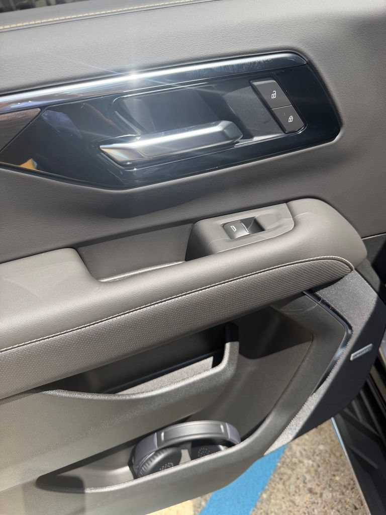2026 Chevrolet Tahoe Premier - Photo 18
