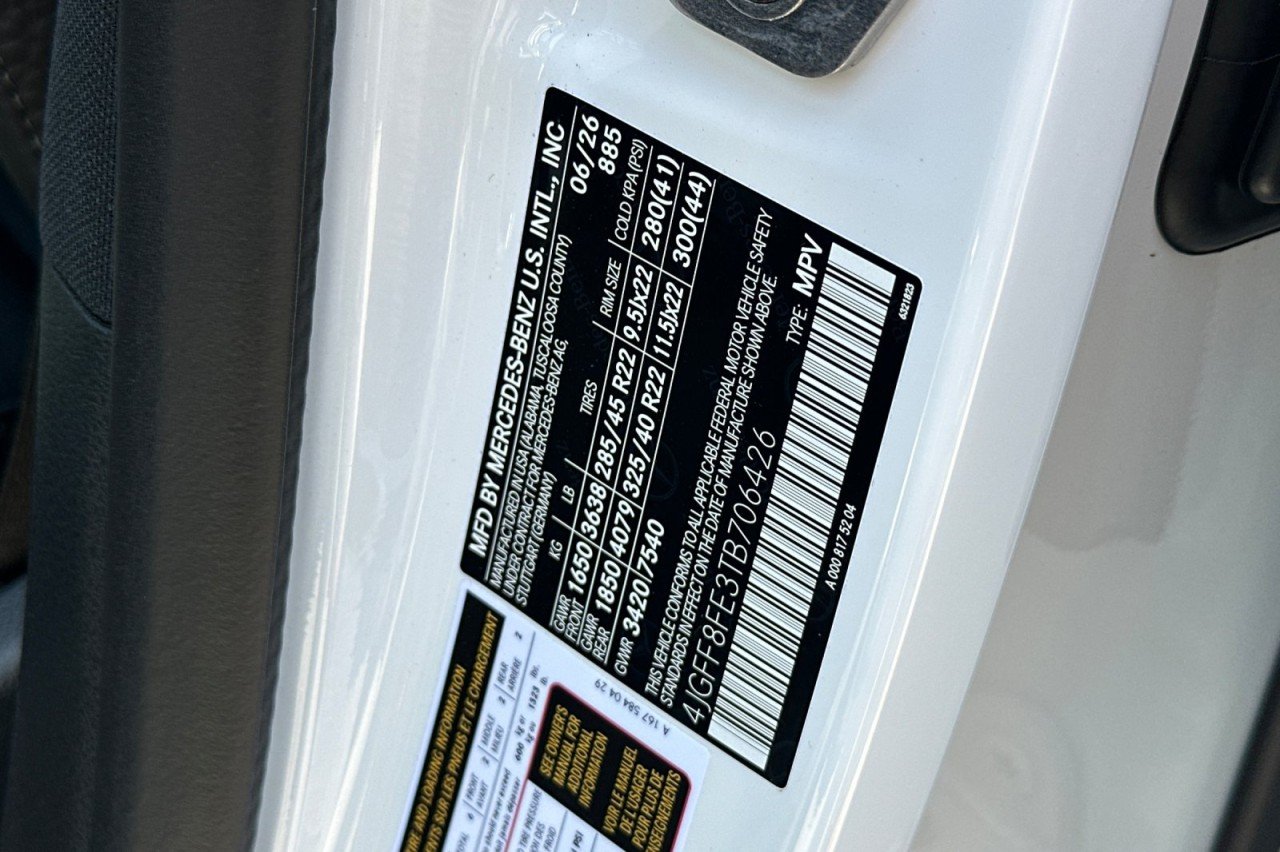 New 2026 MANUFAKTUR Moonlight White Metallic Mercedes-Benz GLS 580 4MATIC® SUV image 29