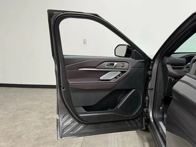 Used 2026 Gray Ford Platinum image 13
