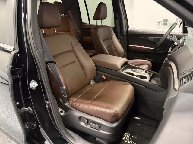 Used 2025 Black Honda RTL image 33