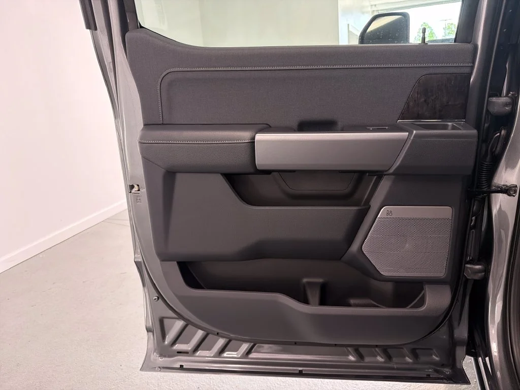 New 2027 Carbonized Gray Metallic Ford F-250® Lariat® image 8