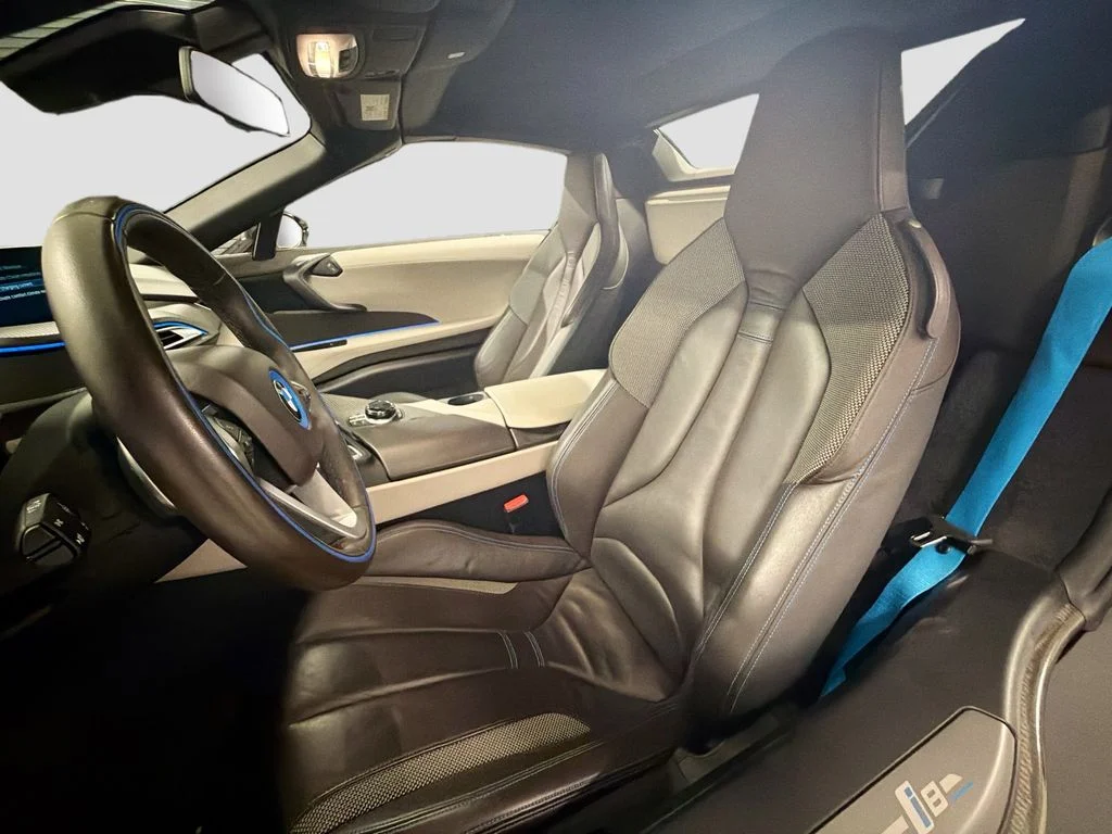 Used 2019 Crystal White Pearl BMW Base image 5