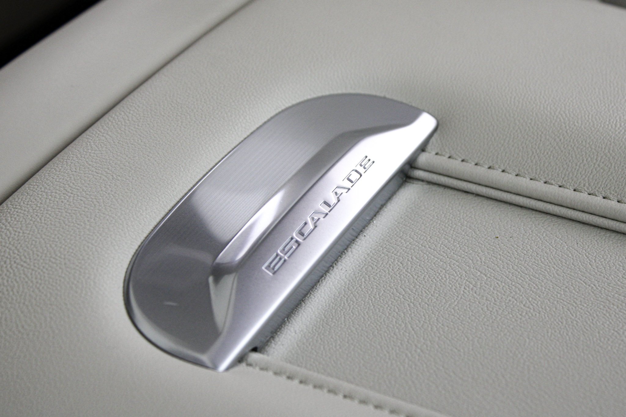 Used 2025 Crystal White Tricoat Cadillac Sport Platinum image 45