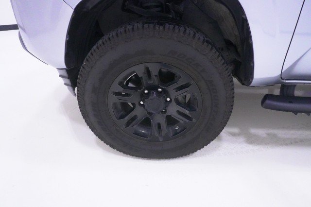 Used 2022  Toyota SR image 11