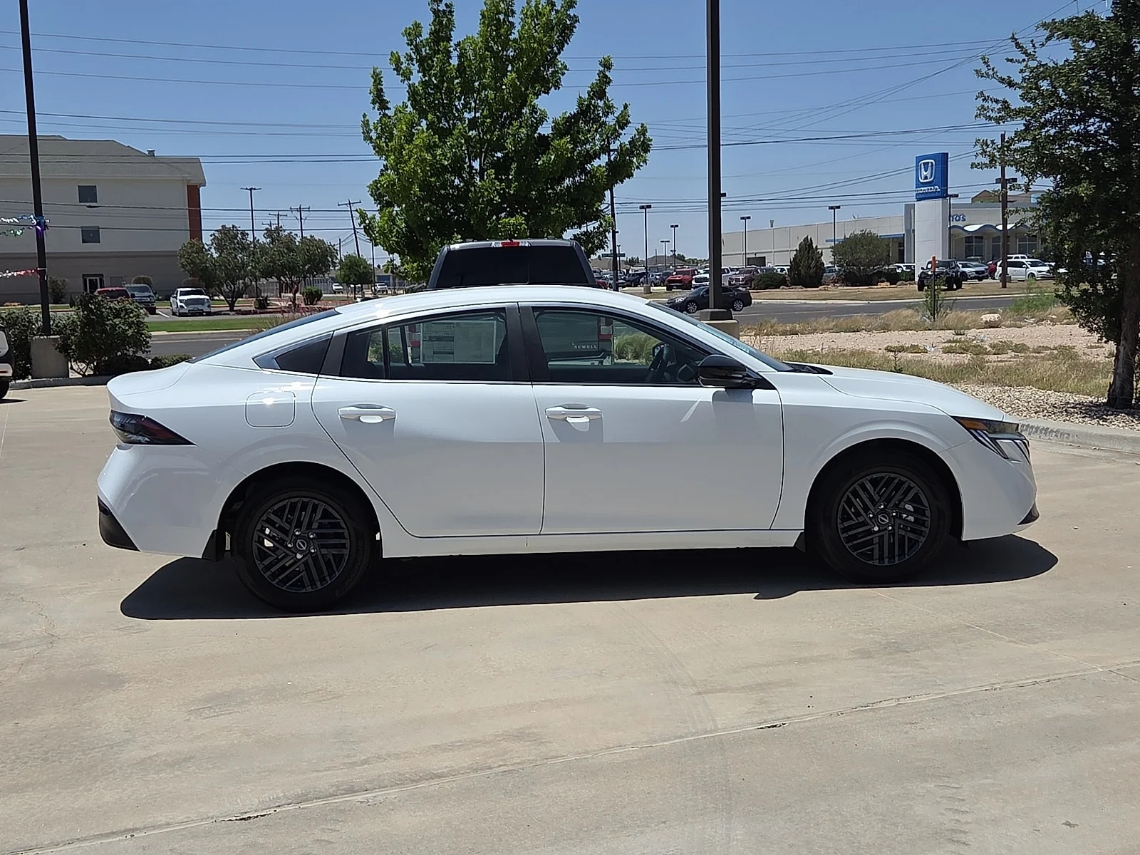 New 2026 QM1 Fresh Powd Nissan SV image 5