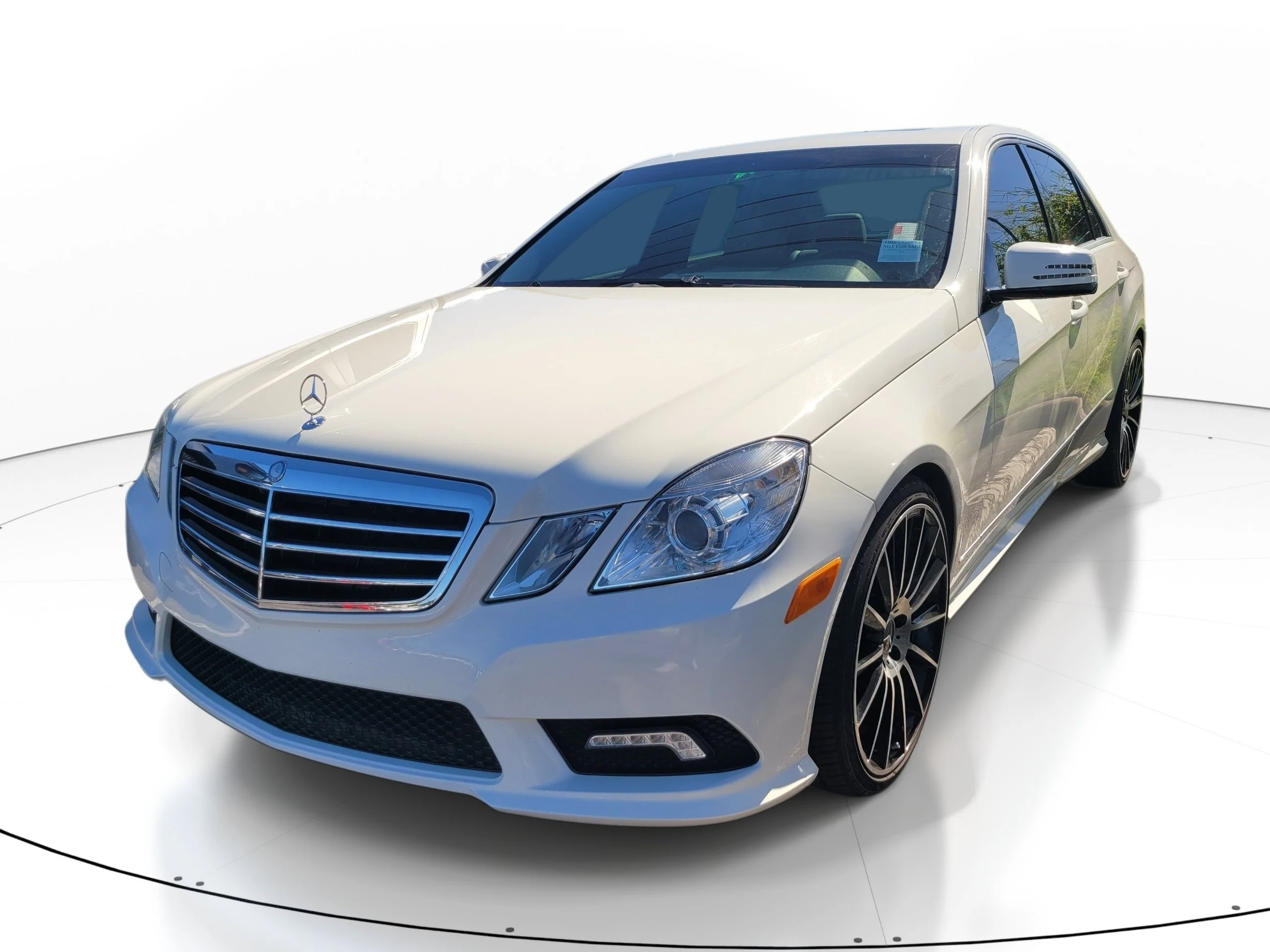 Used 2011  Mercedes-Benz E 350 image 3
