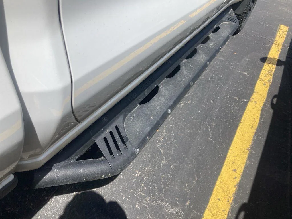 Used 2025 Summit White Chevrolet Custom Trail Boss image 9