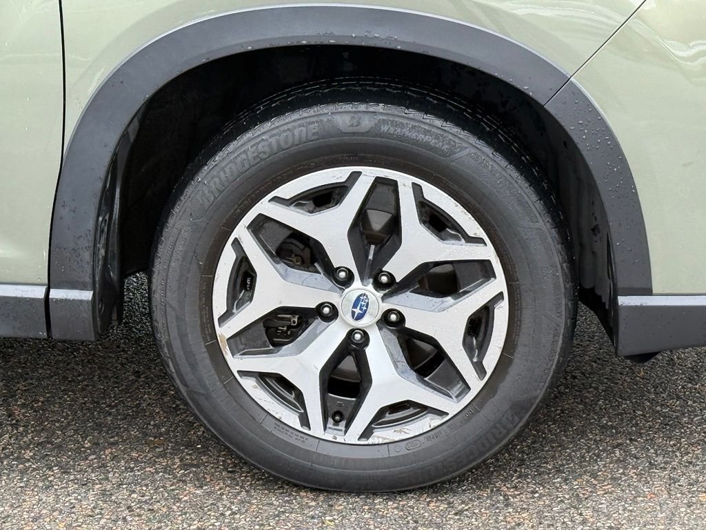 Used 2020 Green Subaru Premium image 12