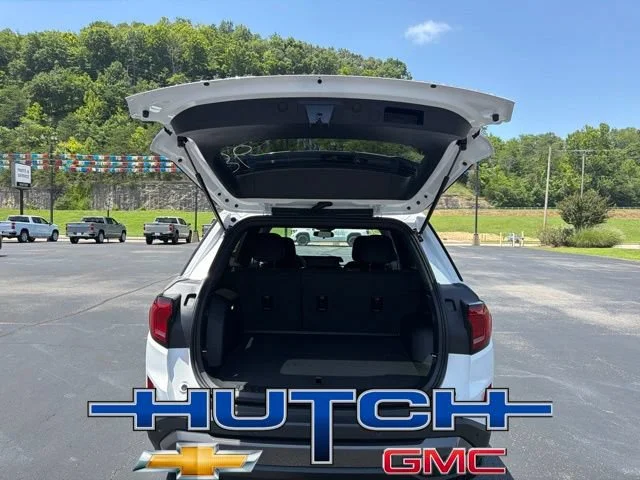 New 2026 Summit White GMC Elevation image 15