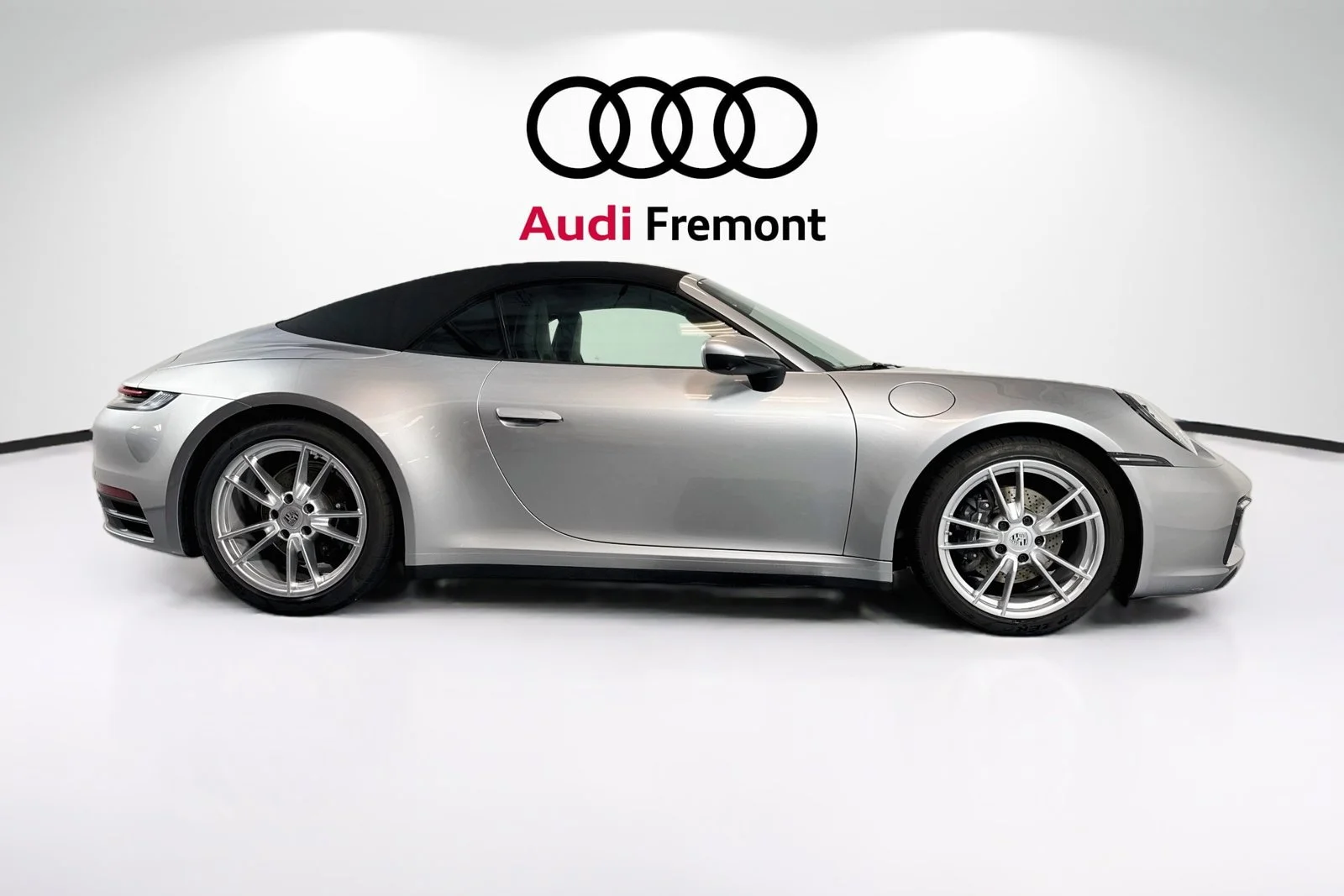 Used 2020 Gt Silver Metallic Porsche Carrera image 4