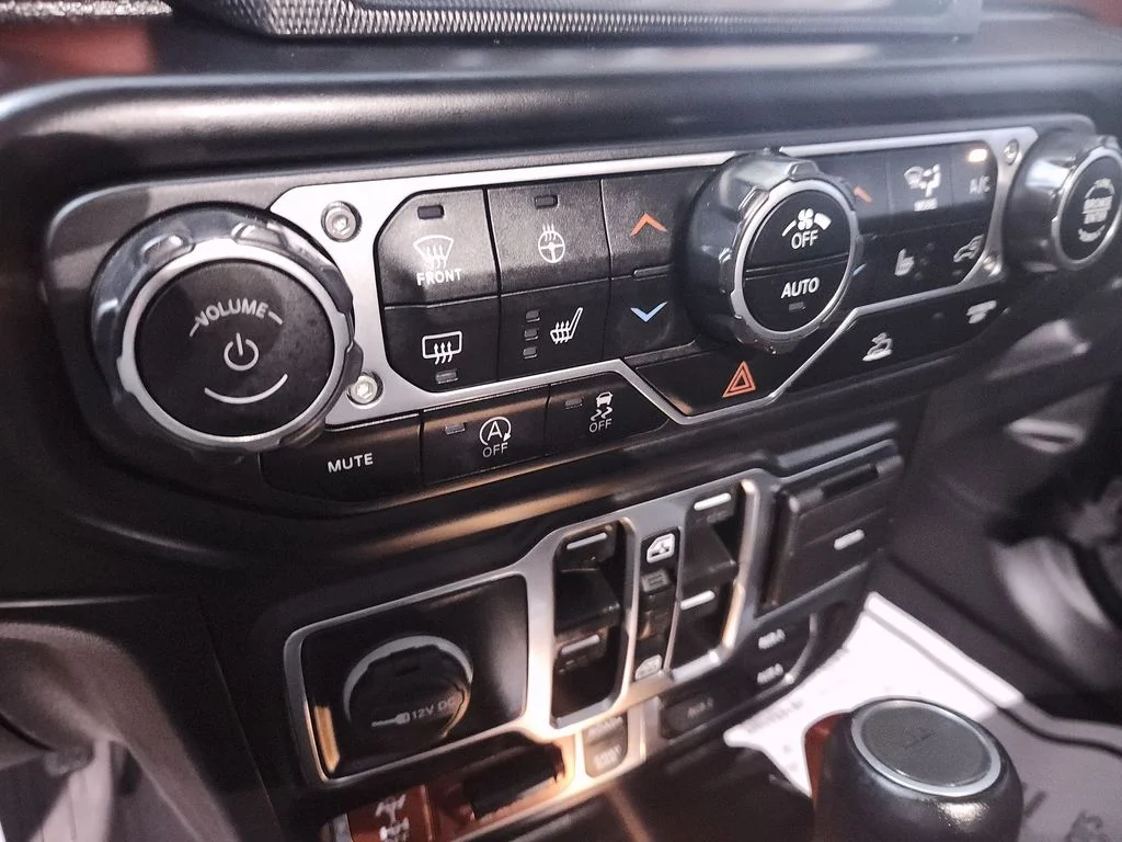 Used 2022 Black Jeep Rubicon image 19