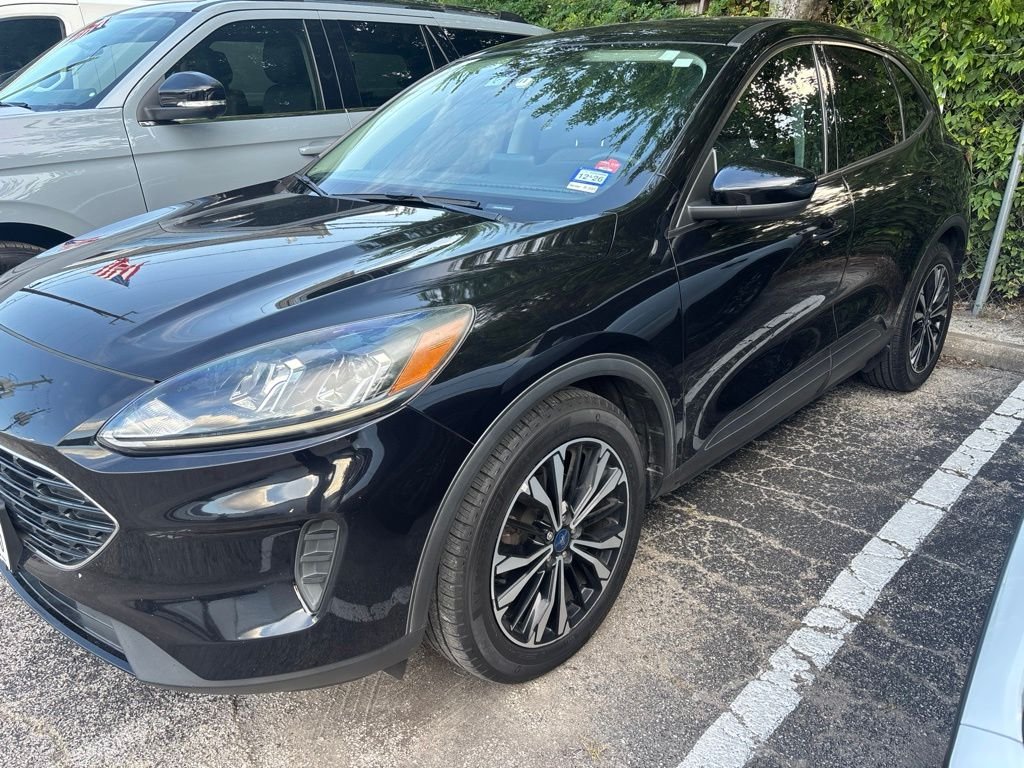 Used 2021 Black Ford SE image 1