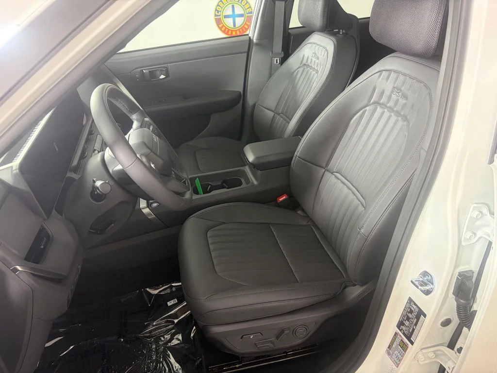 New 2027 Snow White Pearl Kia SX X -Line image 10