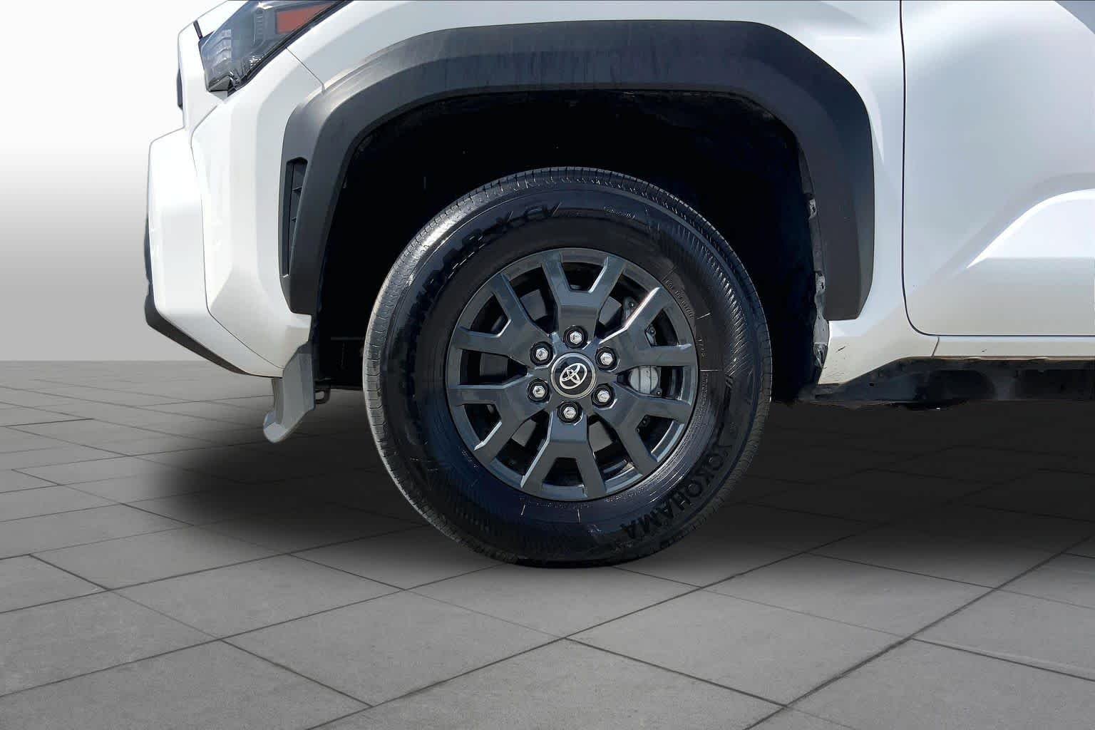 Used 2025 Ice Cap Toyota SR5 image 11