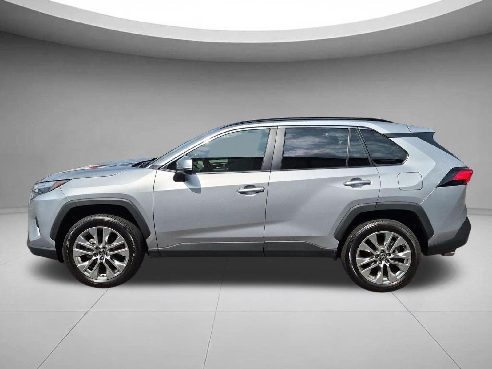 Used 2025 Silver Sky Metallic Toyota XLE Premium image 2