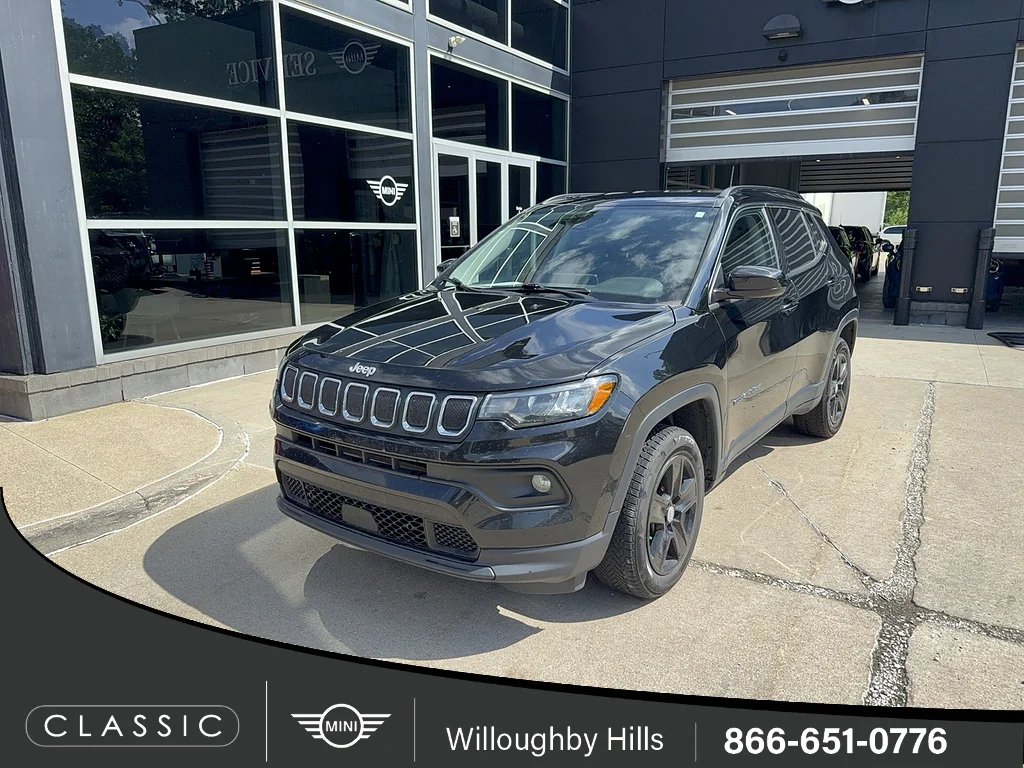 Used 2022 Diamond Black Crystal Pearl Coat Jeep Latitude image 1