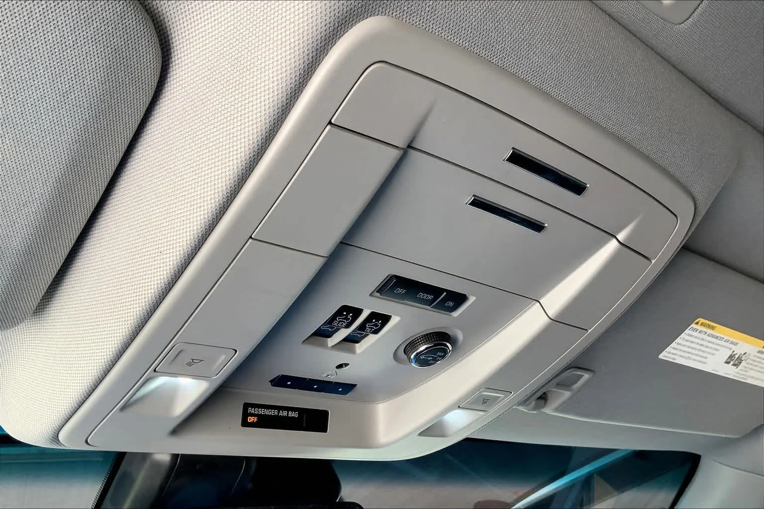 Used 2018 TUNGSTEN METALLIC Chevrolet LT image 33