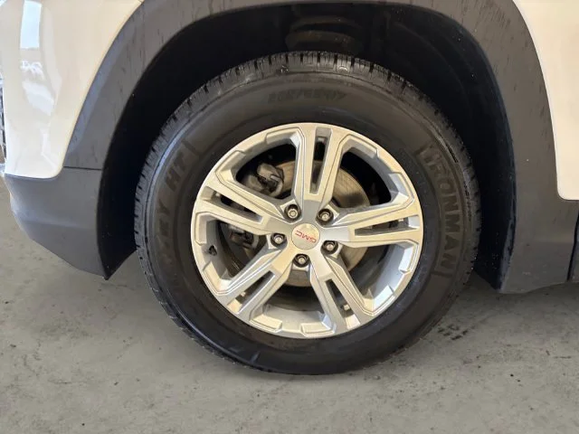 Used 2019 White GMC SLE image 15