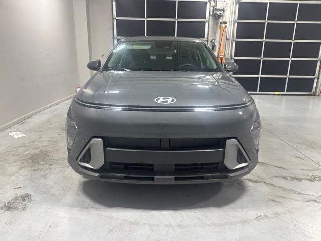 Used 2025 Gray Hyundai SE image 3