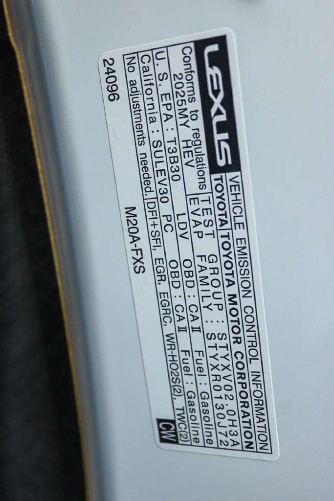 2025 Lexus UX Hybrid 300h - Photo 27