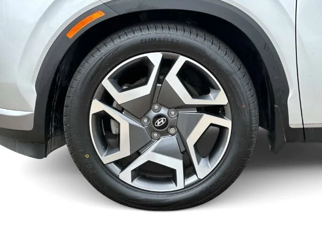Used 2023 Silver Hyundai SEL image 10