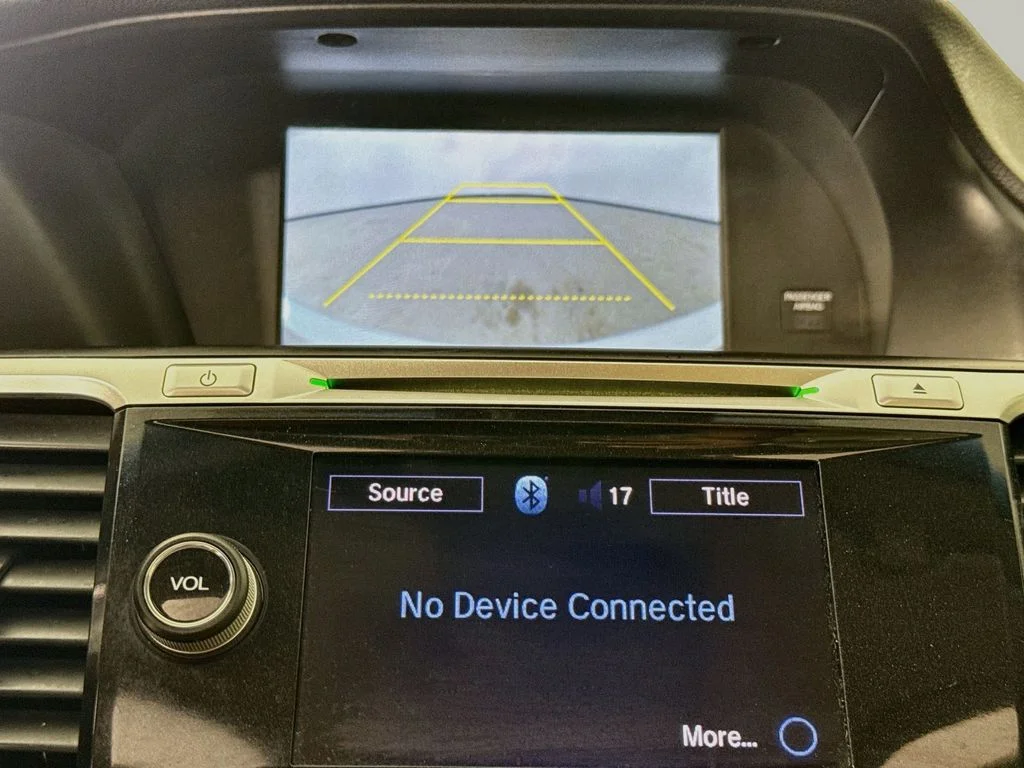 Used 2015 White Honda Touring image 16