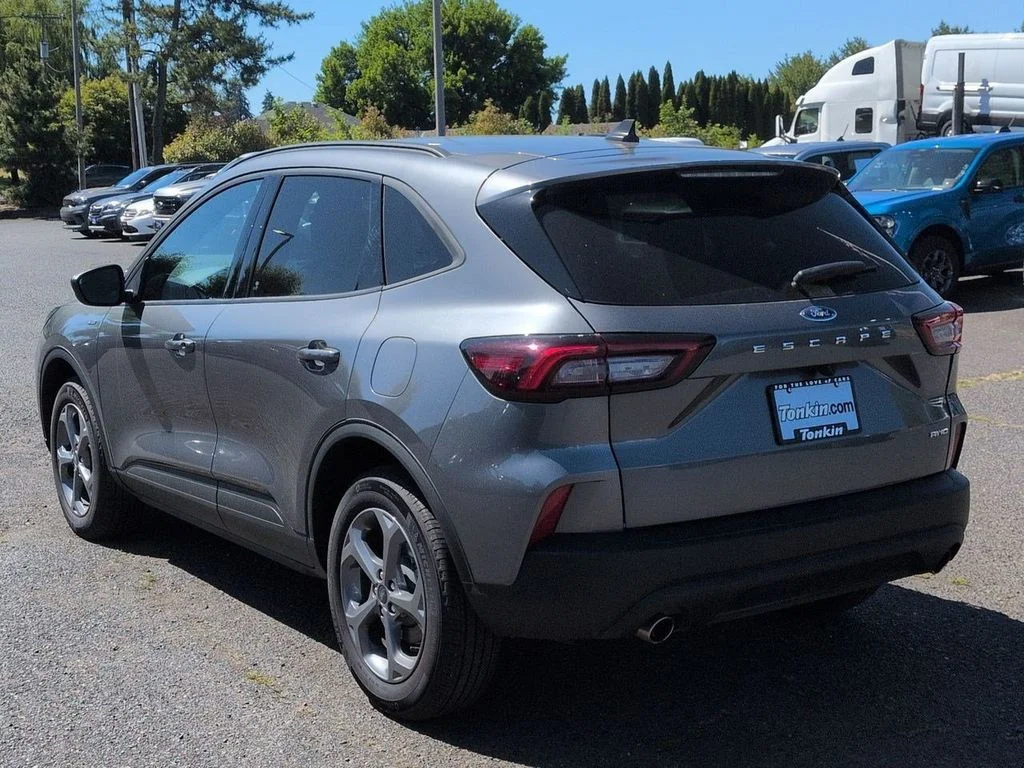 Used 2025 Gray Metallic Ford ST-Line image 3