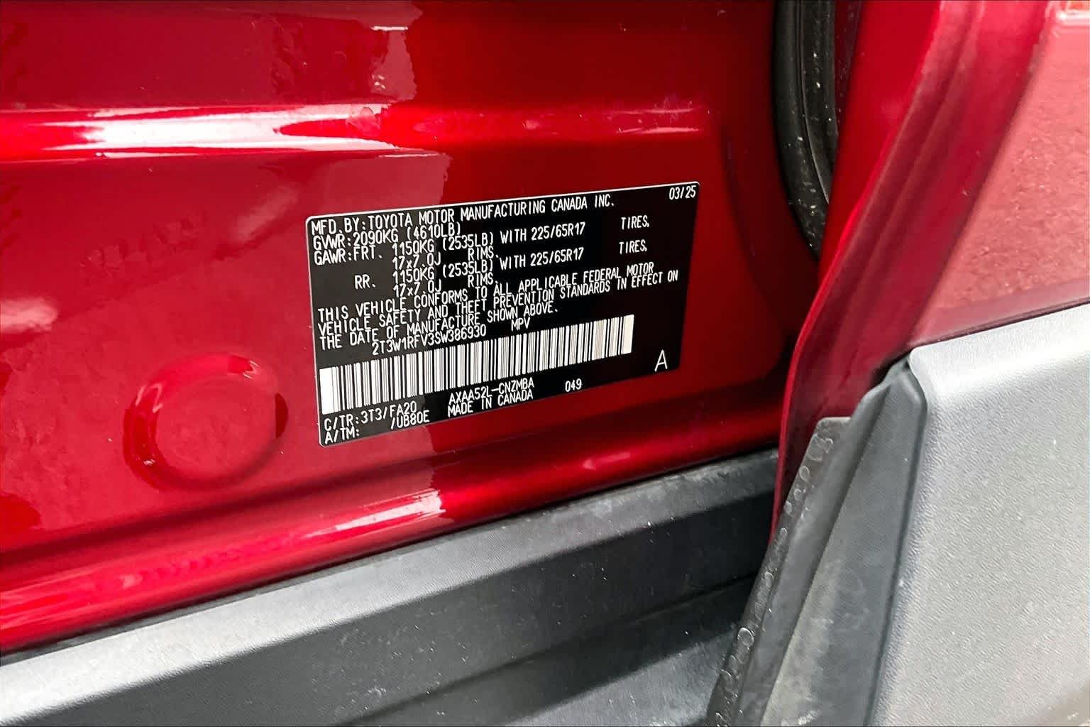 Used 2025 Ruby Flare Pearl Toyota XLE image 33