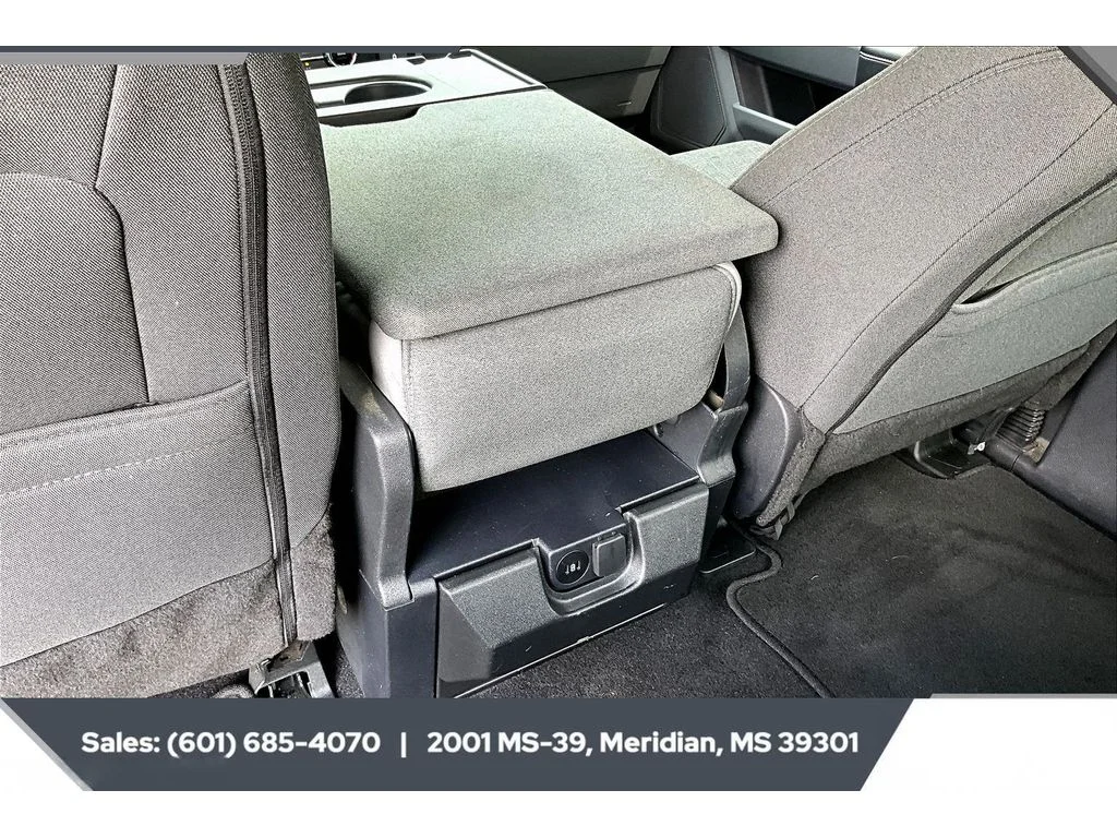 Used 2025 Agate Black Metallic Ford XLT image 24
