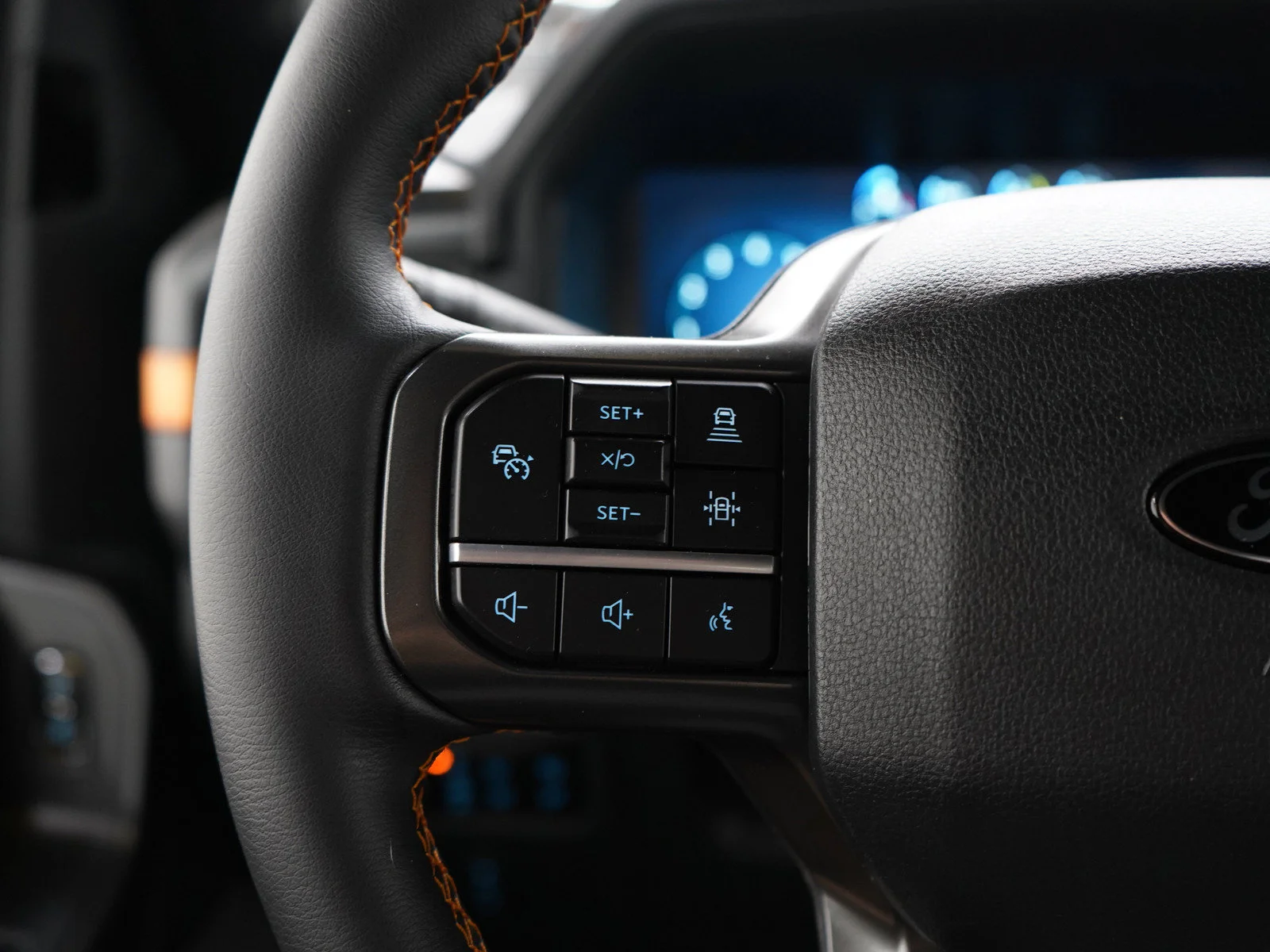 Used 2025 Space White Metallic Ford Tremor image 23