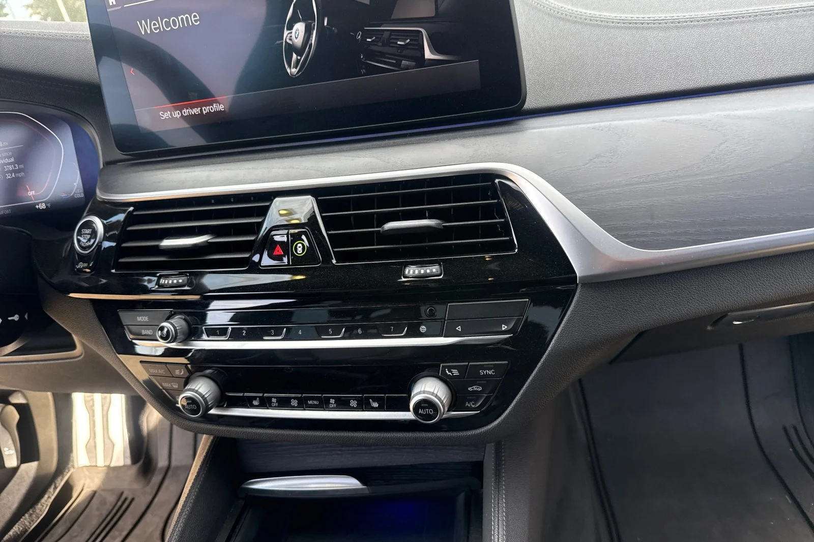 Used 2022 Gray BMW 530i image 16