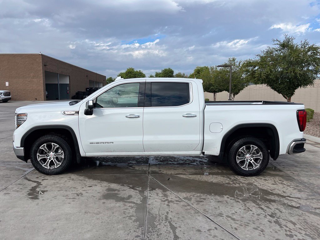 Used 2025 White GMC SLT image 7