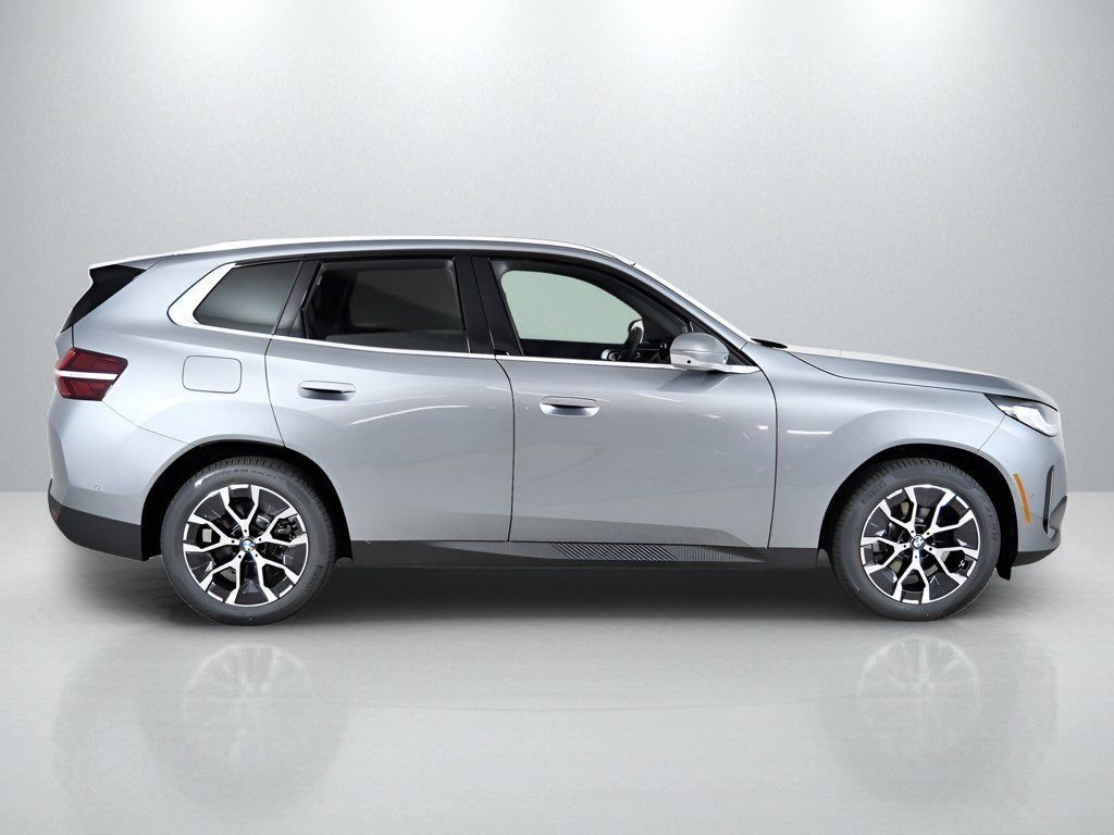 Used 2026 Skyscraper Grey Metallic BMW 30 xDrive image 9