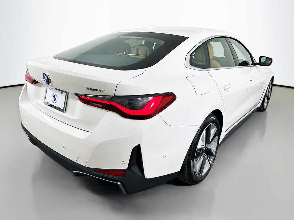 Used 2026 Alpine White BMW xDrive40 image 5