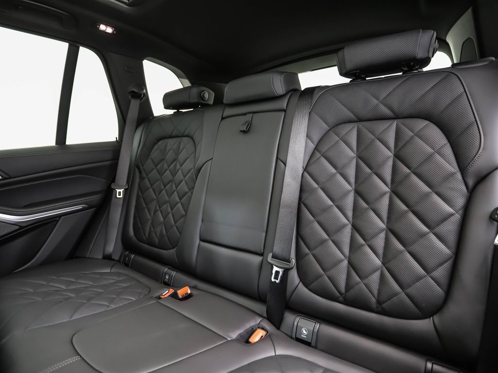 New 2026 Gray Metallic BMW xDrive40i image 23