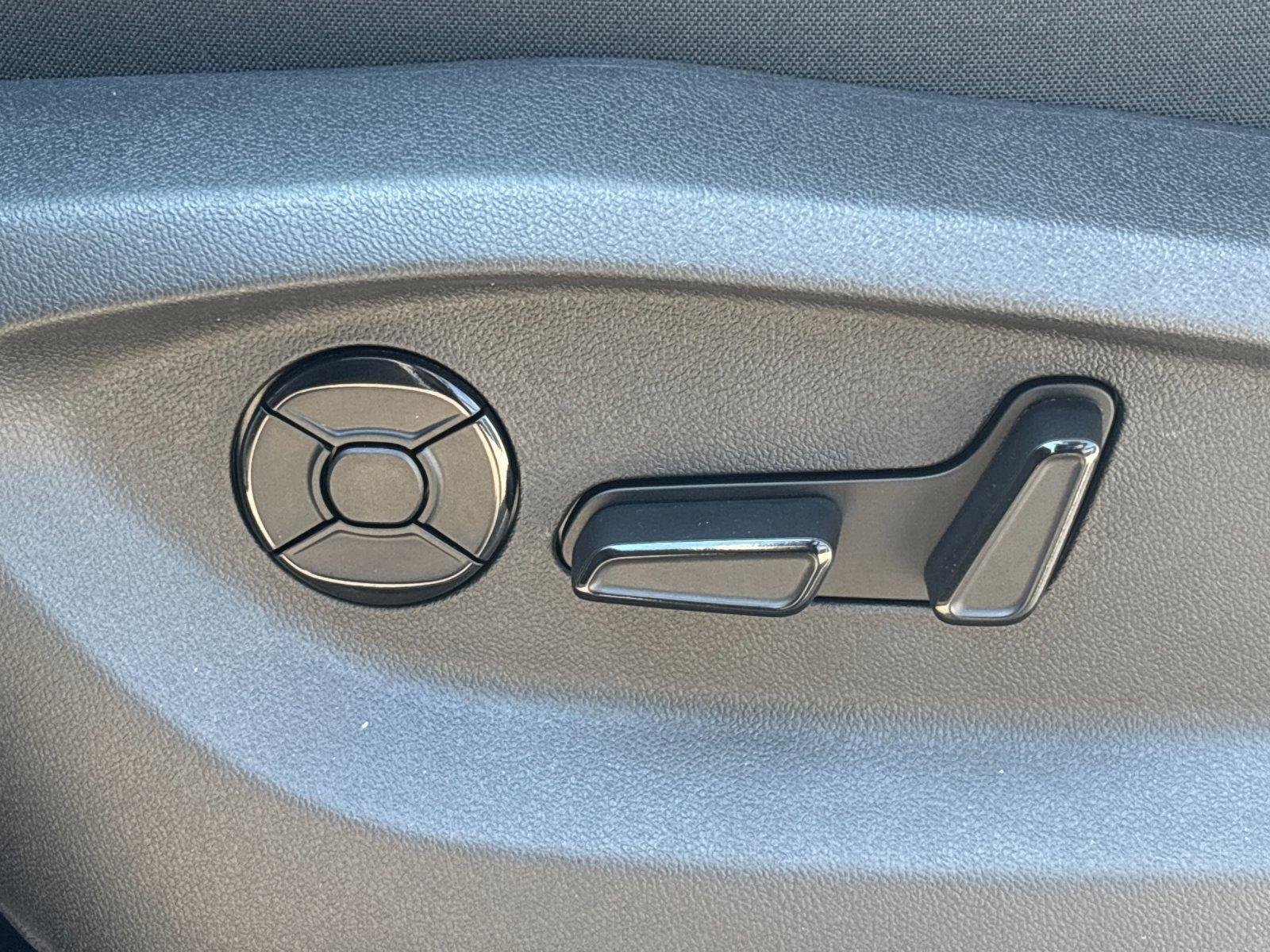 New 2026 pure white Volkswagen SE image 16