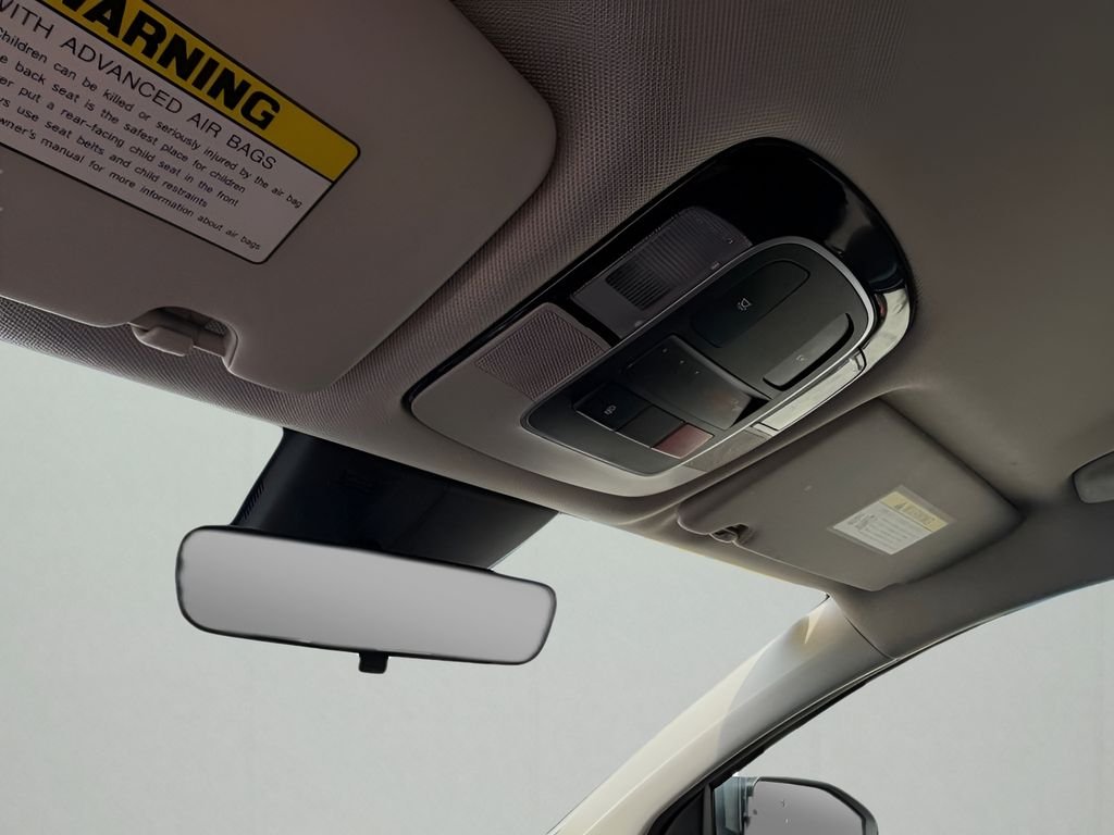 Used 2024 White Pearl Hyundai SEL image 28