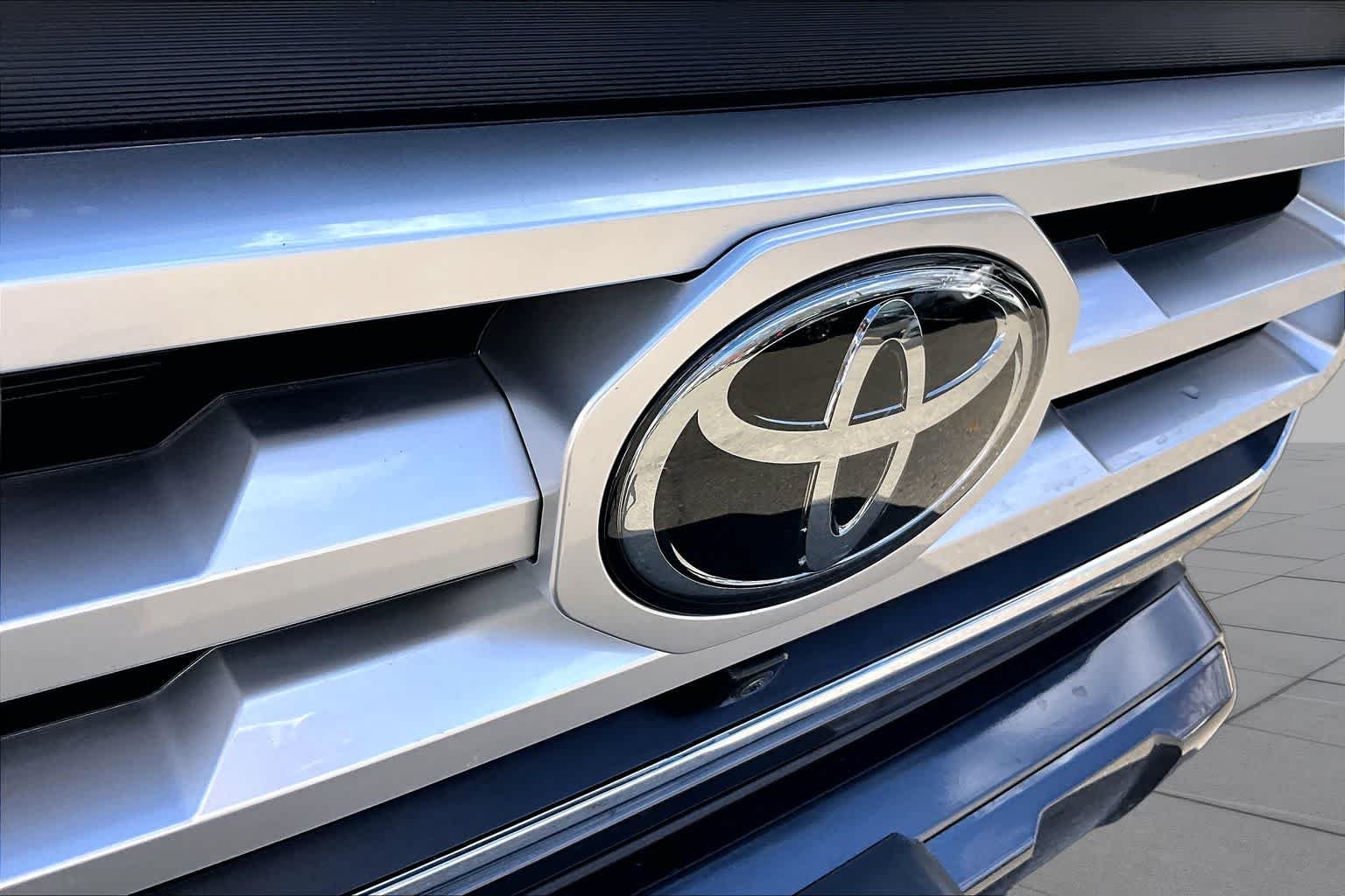 Used 2023 Magnetic Gray Metallic Toyota Limited image 29
