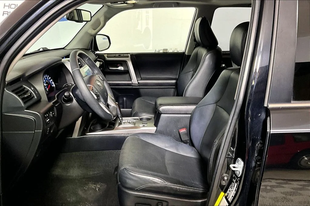 Used 2016 Black Toyota  image 20