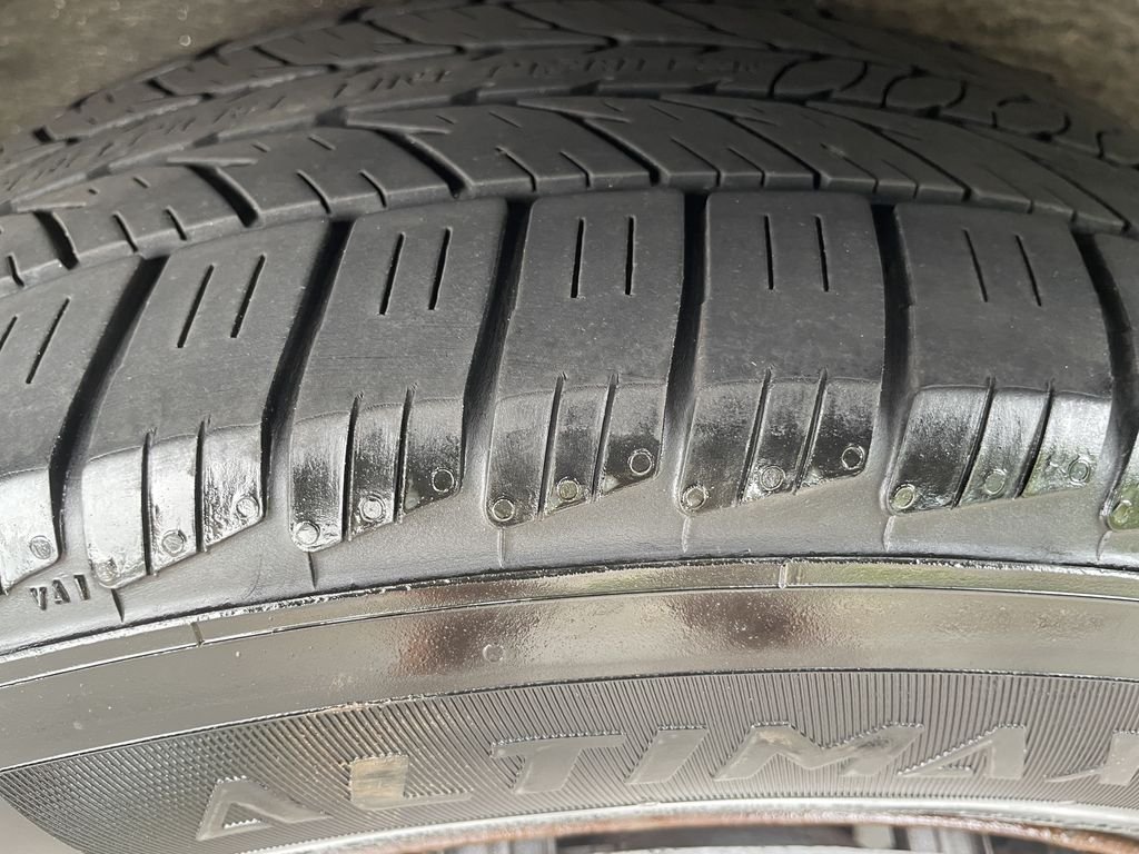 Used 2011 Gray Toyota LE image 30